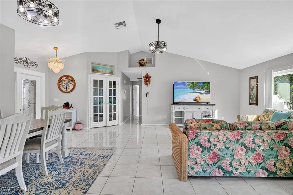 1105 SW 11th Place Cape Coral FL 33991