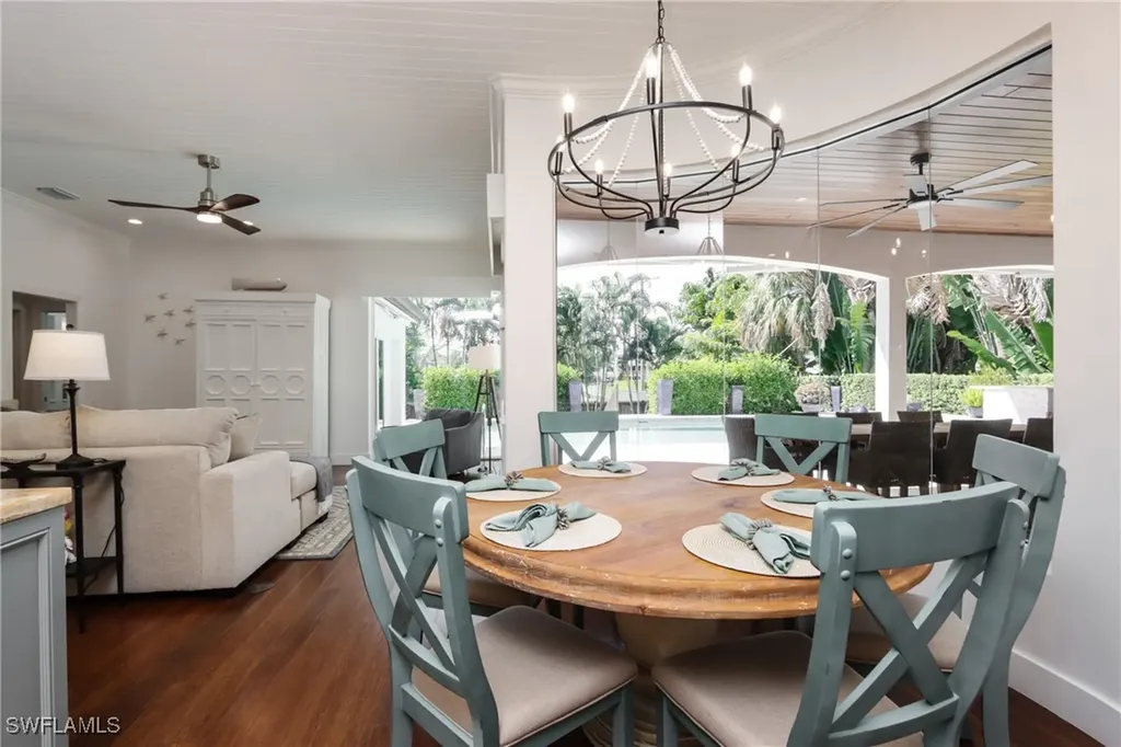 678 11th Avenue S Naples FL 34102