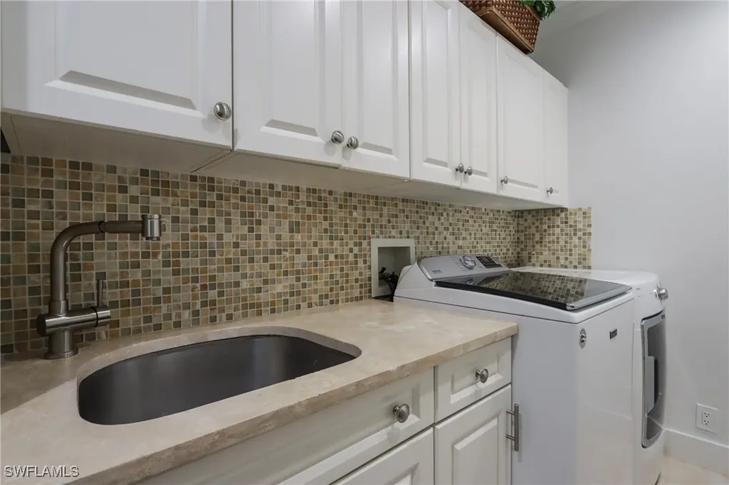 678 11th Avenue S Naples FL 34102