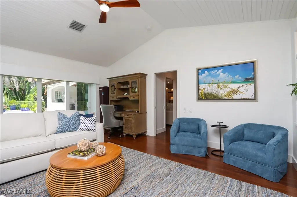 678 11th Avenue S Naples FL 34102