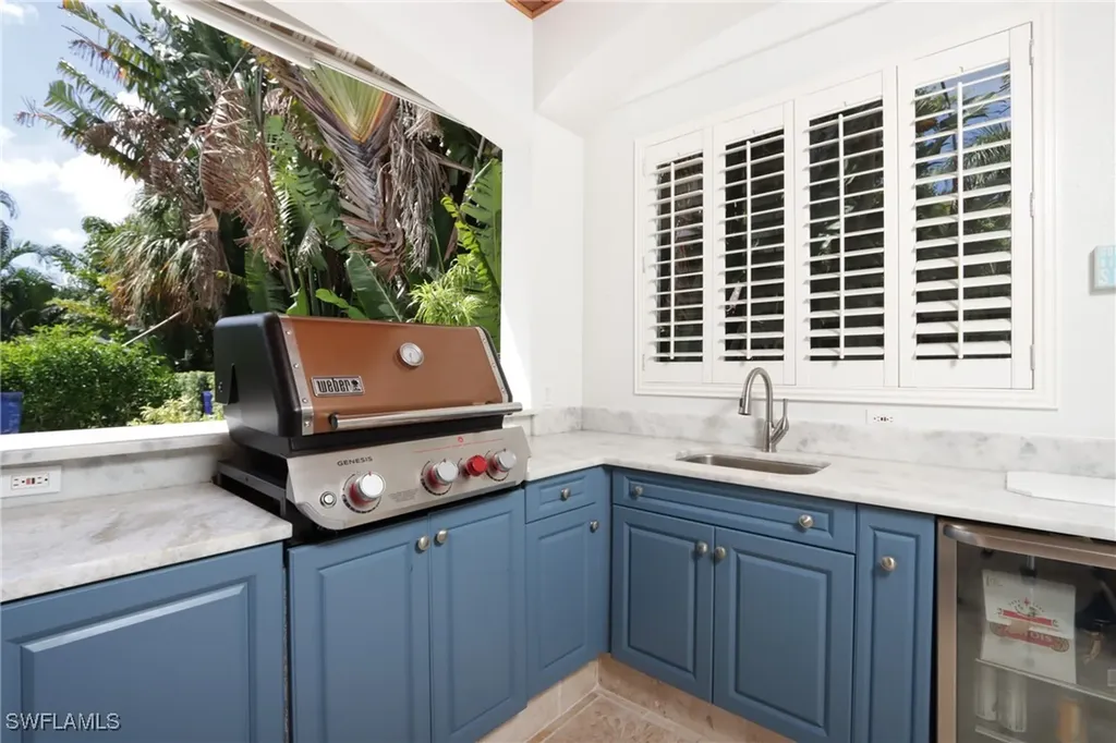 678 11th Avenue S Naples FL 34102