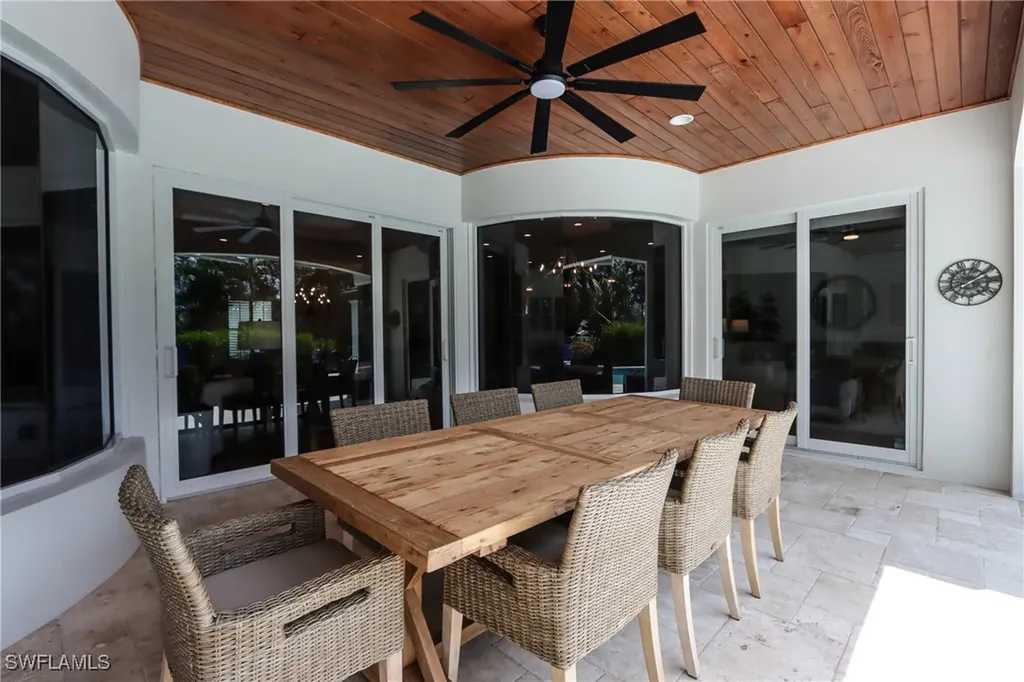 678 11th Avenue S Naples FL 34102