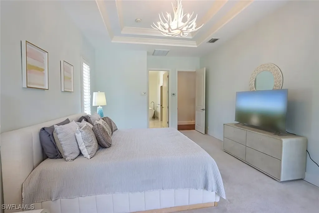 678 11th Avenue S Naples FL 34102
