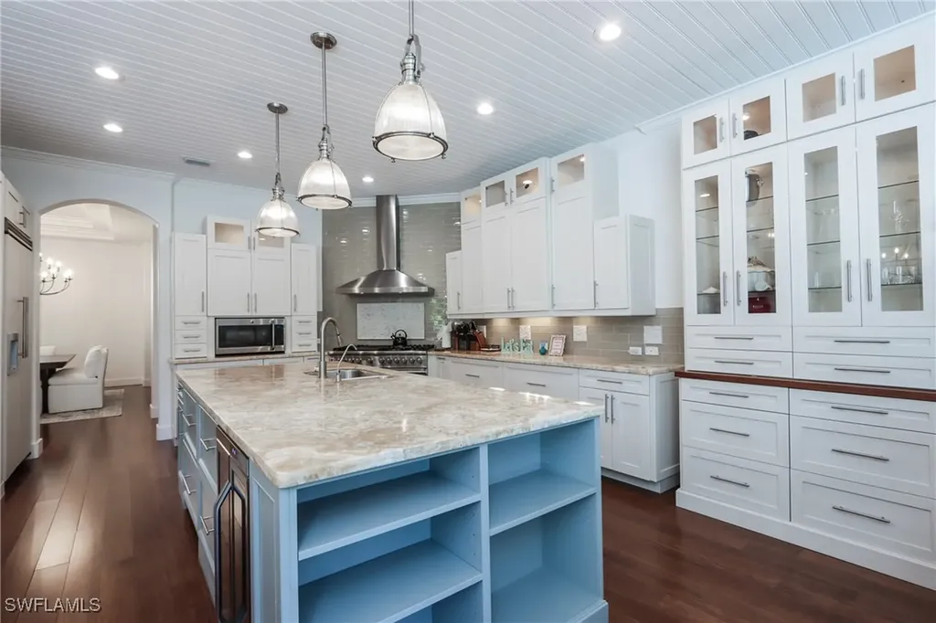 678 11th Avenue S Naples FL 34102