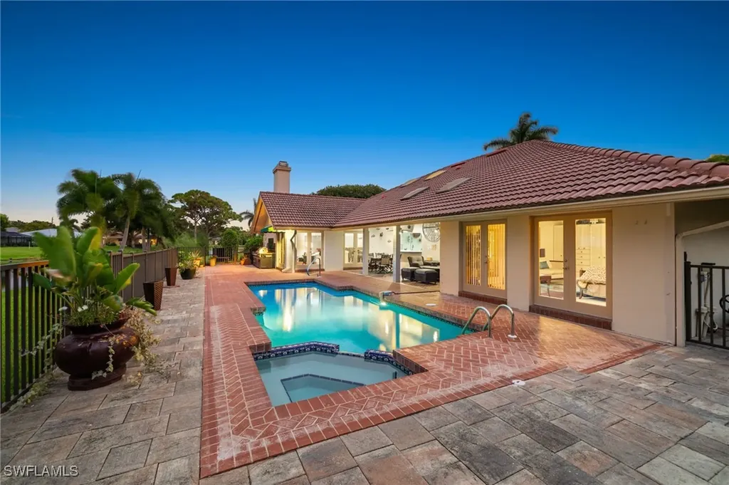 547 Devils Lane Naples FL 34103