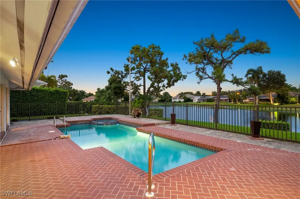 547 Devils Lane Naples FL 34103