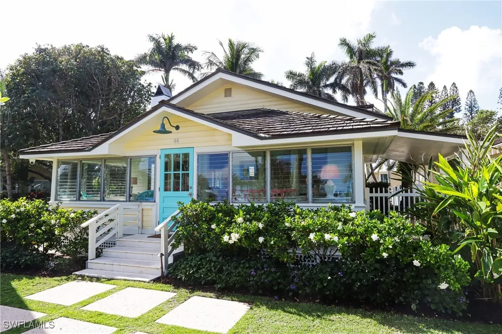 Xxxx 11th Avenue S Naples FL 34102