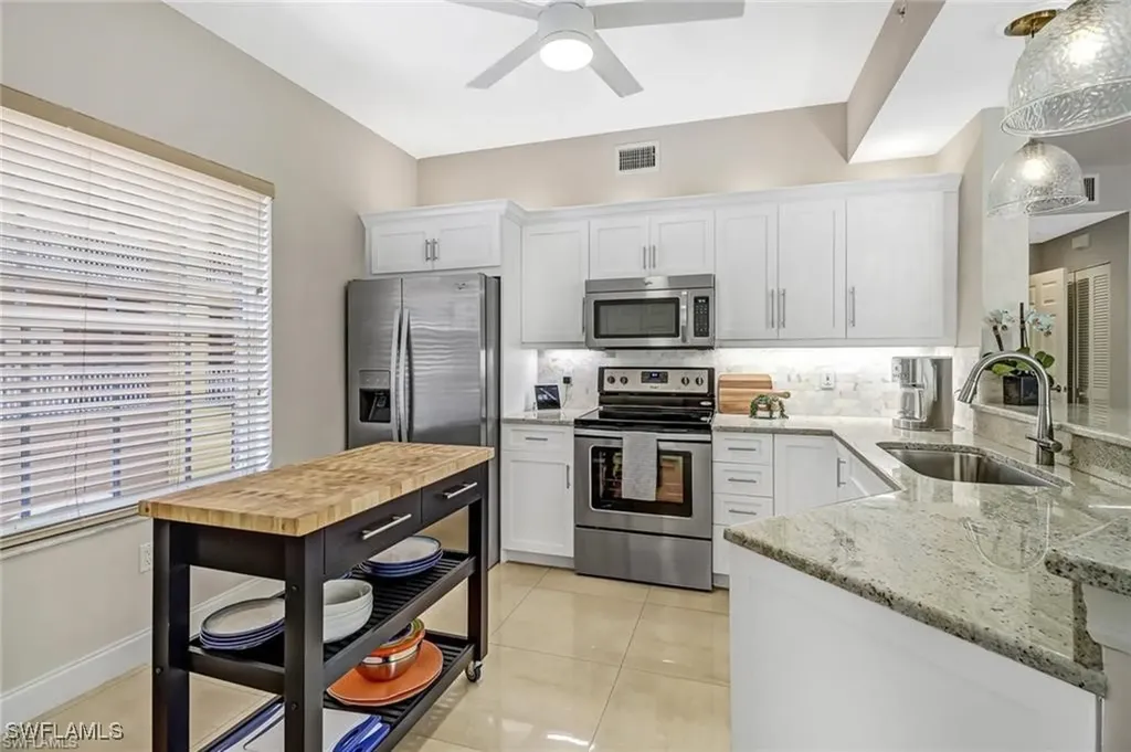 410 Bayfront Place Naples FL 34102