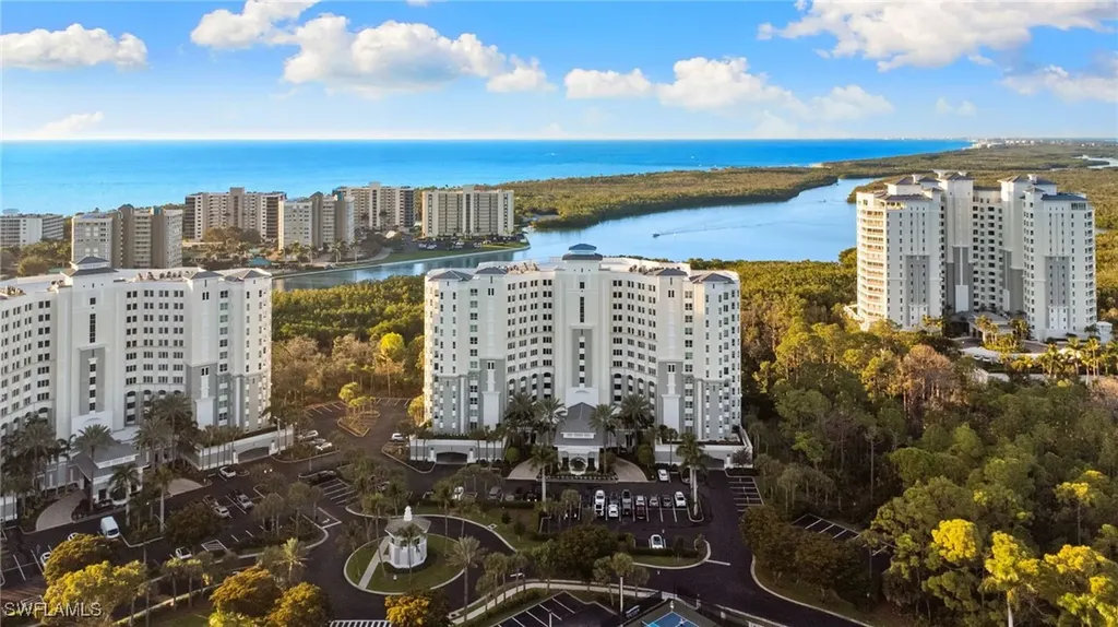 Naples FL, 325 Dunes Boulevard, Unit 904