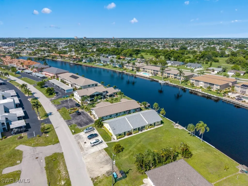 4520 SE 5th Place Cape Coral FL 33904