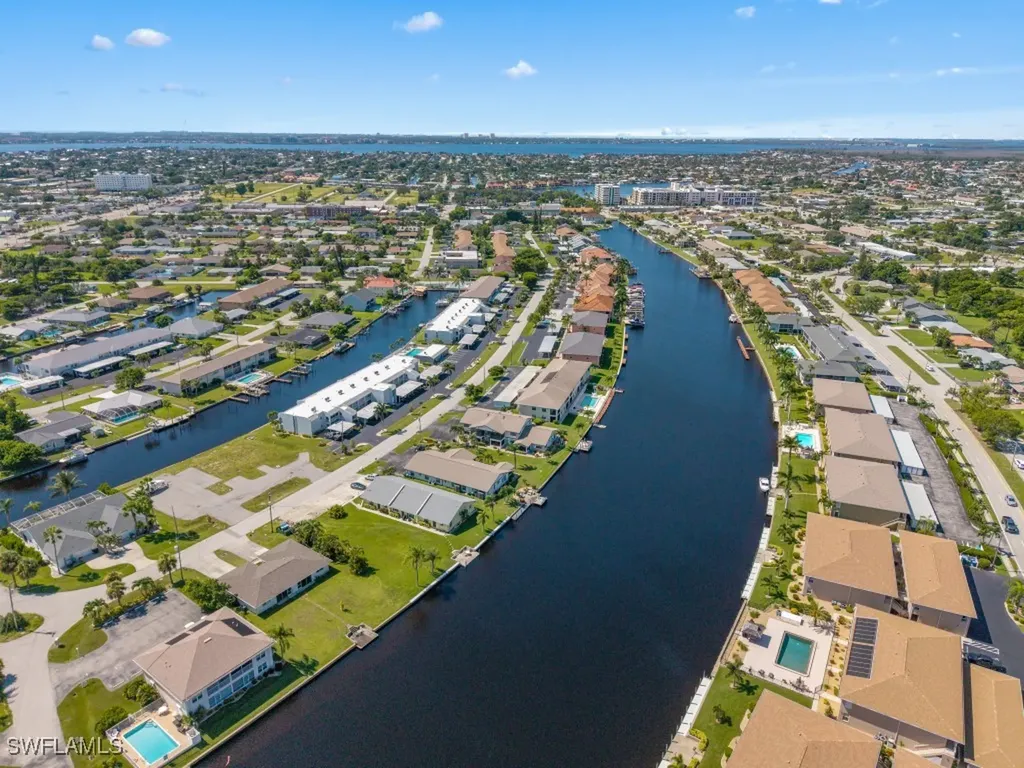 4520 SE 5th Place Cape Coral FL 33904