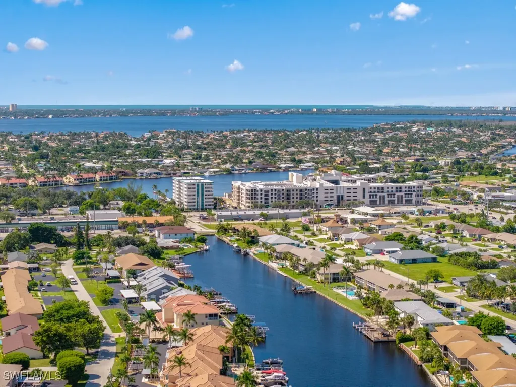 4520 SE 5th Place Cape Coral FL 33904