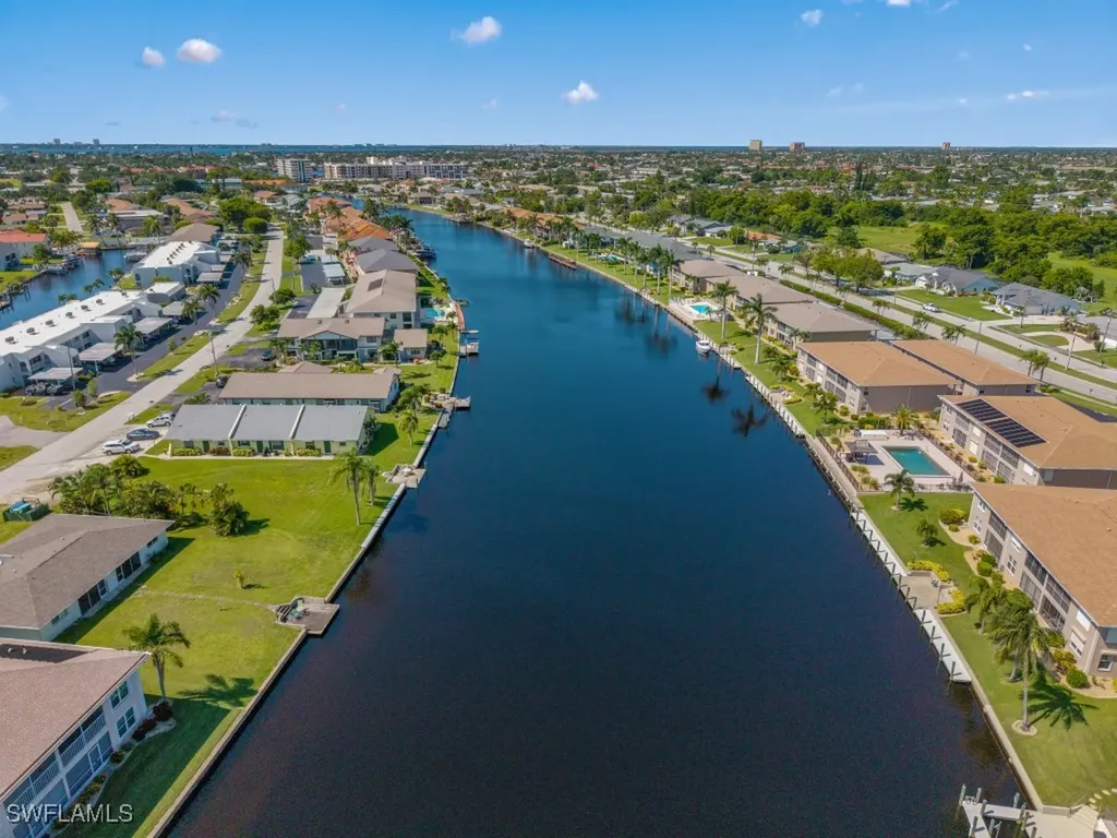 4520 SE 5th Place Cape Coral FL 33904