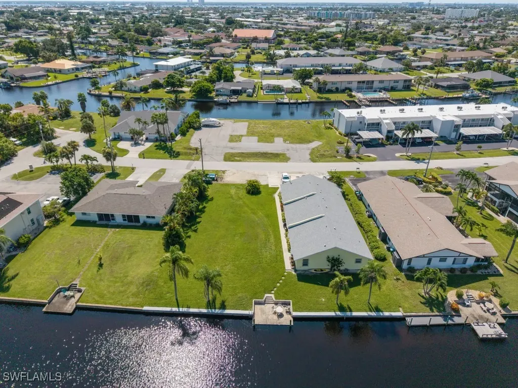 4520 SE 5th Place Cape Coral FL 33904