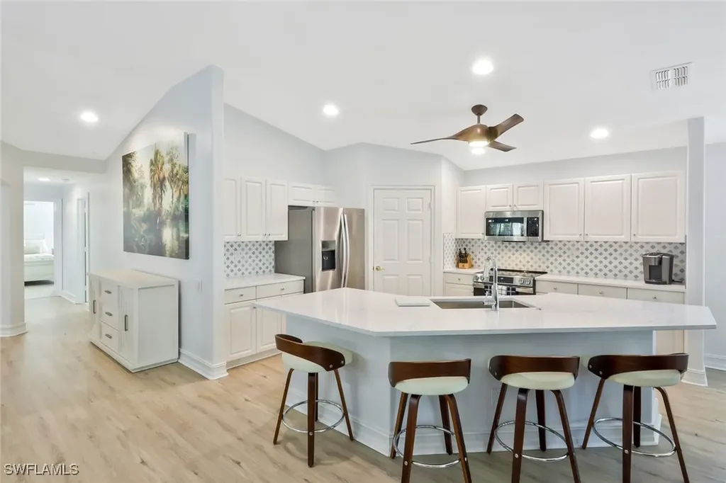 Naples FL, 905 Carrick Bend Circle, Unit 201
