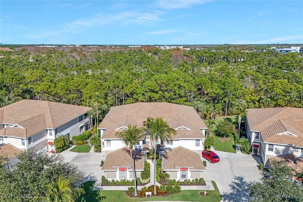 905 Carrick Bend Circle Naples FL 34110