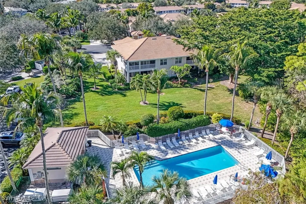 905 Carrick Bend Circle Naples FL 34110