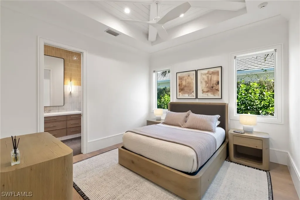 660 Wedge Drive Naples FL 34103