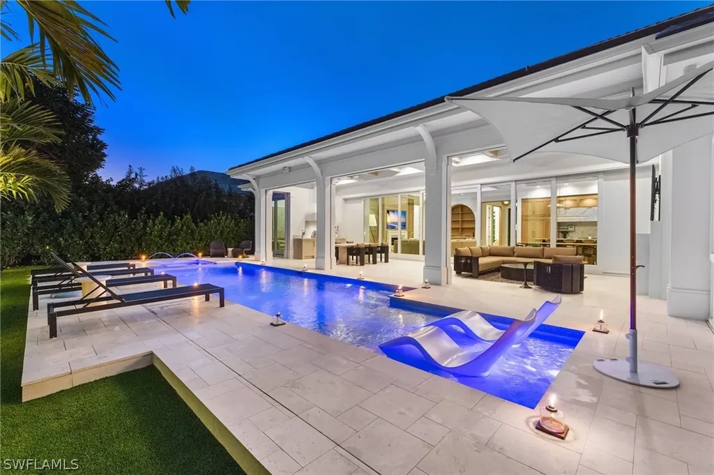 660 Wedge Drive Naples FL 34103