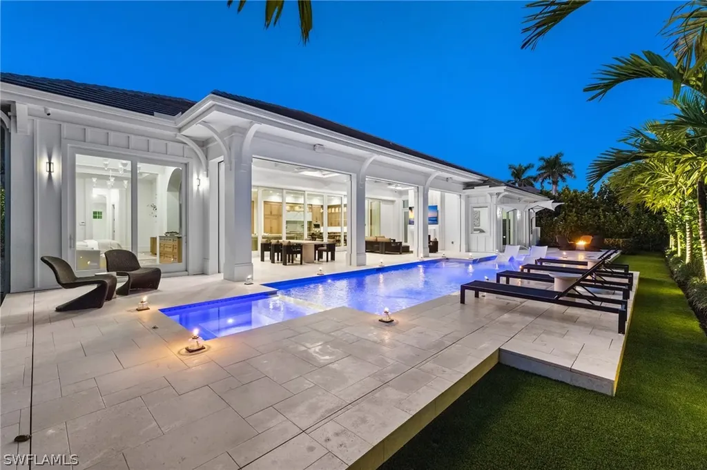 660 Wedge Drive Naples FL 34103