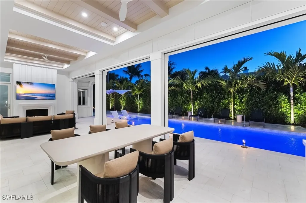 660 Wedge Drive Naples FL 34103