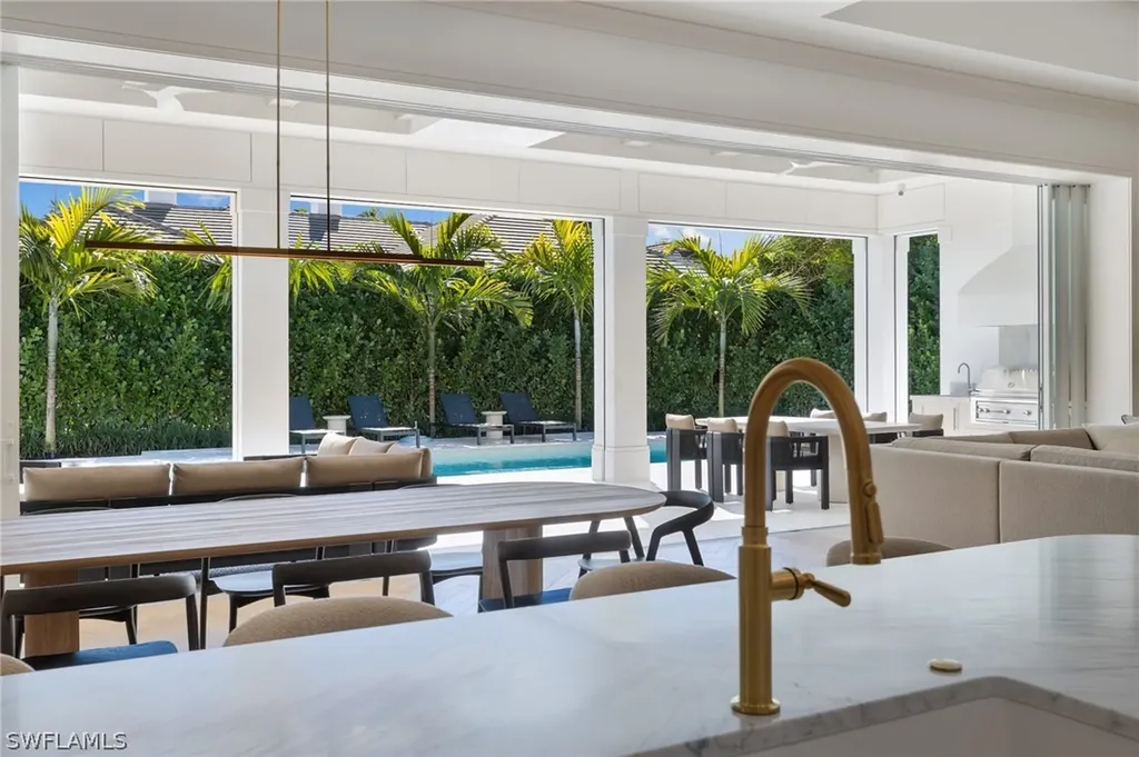 660 Wedge Drive Naples FL 34103