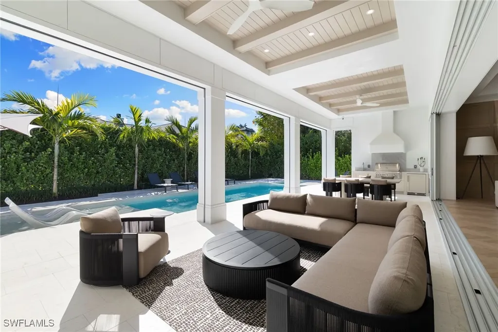 660 Wedge Drive Naples FL 34103