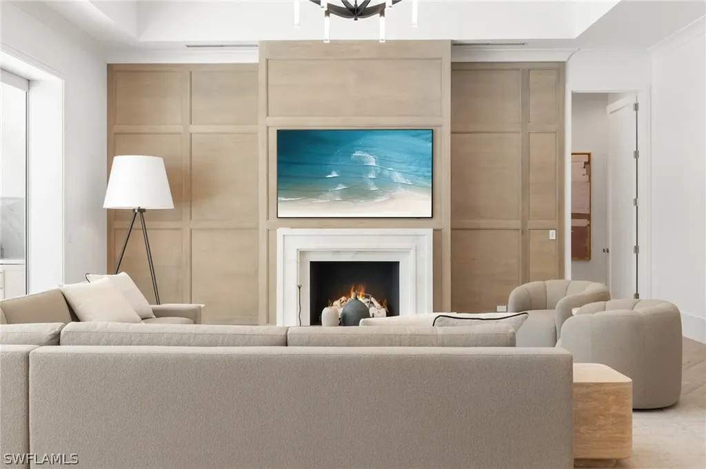 660 Wedge Drive Naples FL 34103