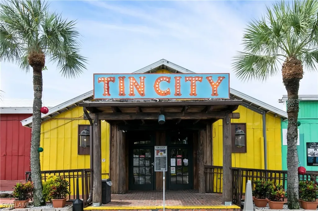 3200 Binnacle Drive Naples FL 34103