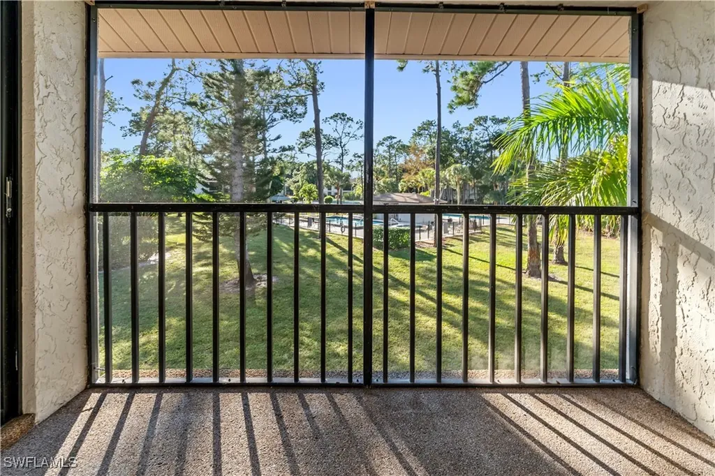 1733 Courtyard Way Naples FL 34112