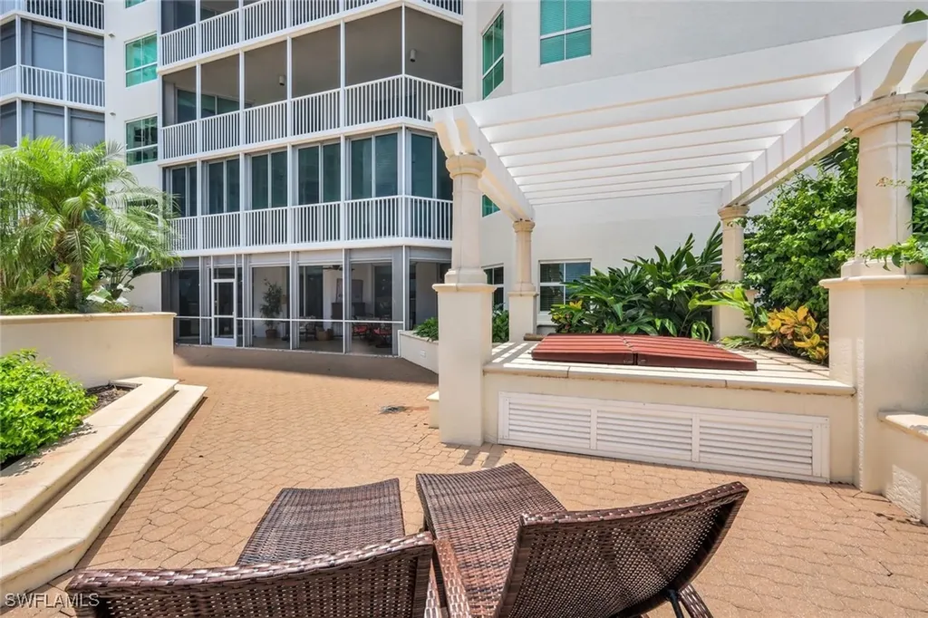 295 Grande Way Naples FL 34110