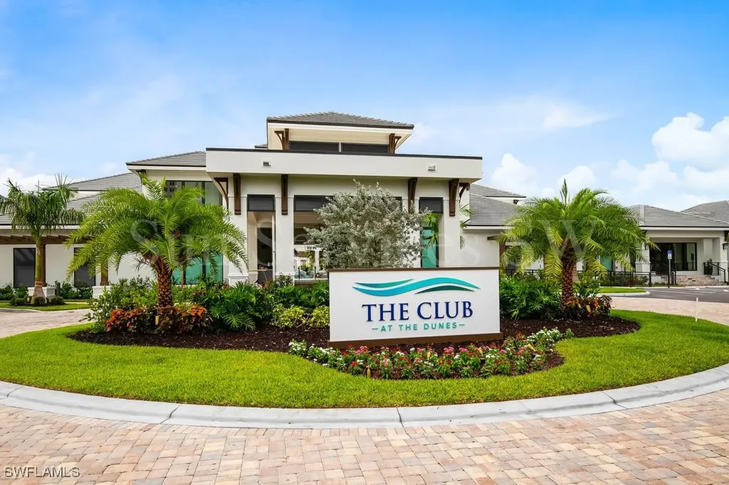 295 Grande Way Naples FL 34110