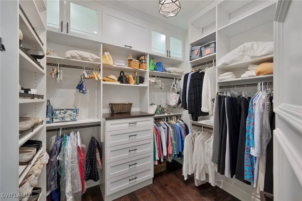 107 Amblewood Lane Naples FL 34105