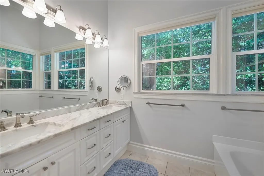 107 Amblewood Lane Naples FL 34105