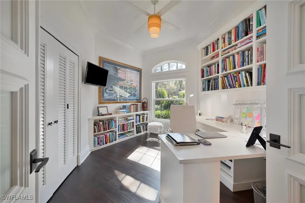 107 Amblewood Lane Naples FL 34105