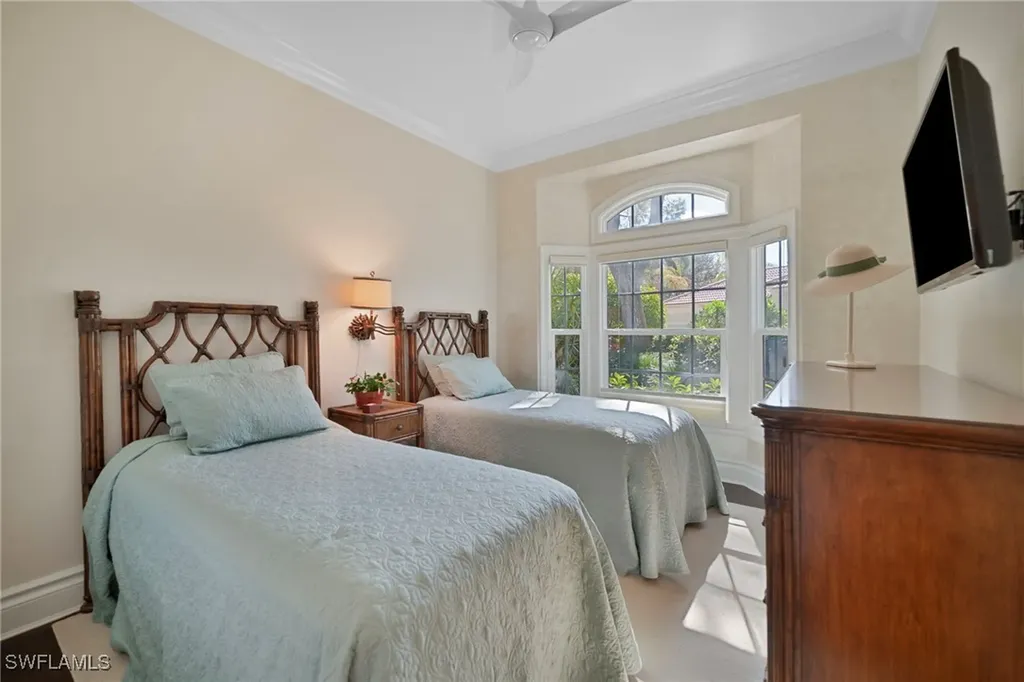 107 Amblewood Lane Naples FL 34105