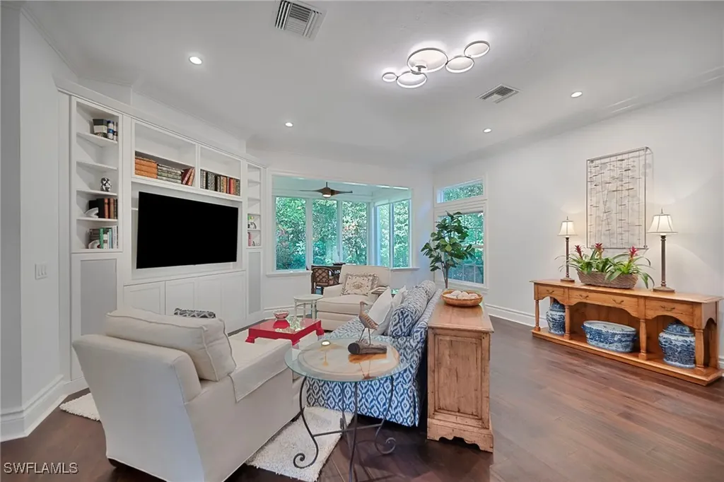 107 Amblewood Lane Naples FL 34105