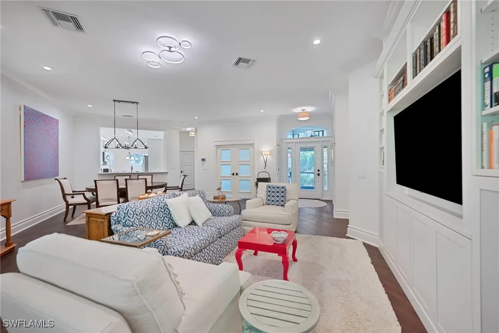 107 Amblewood Lane Naples FL 34105