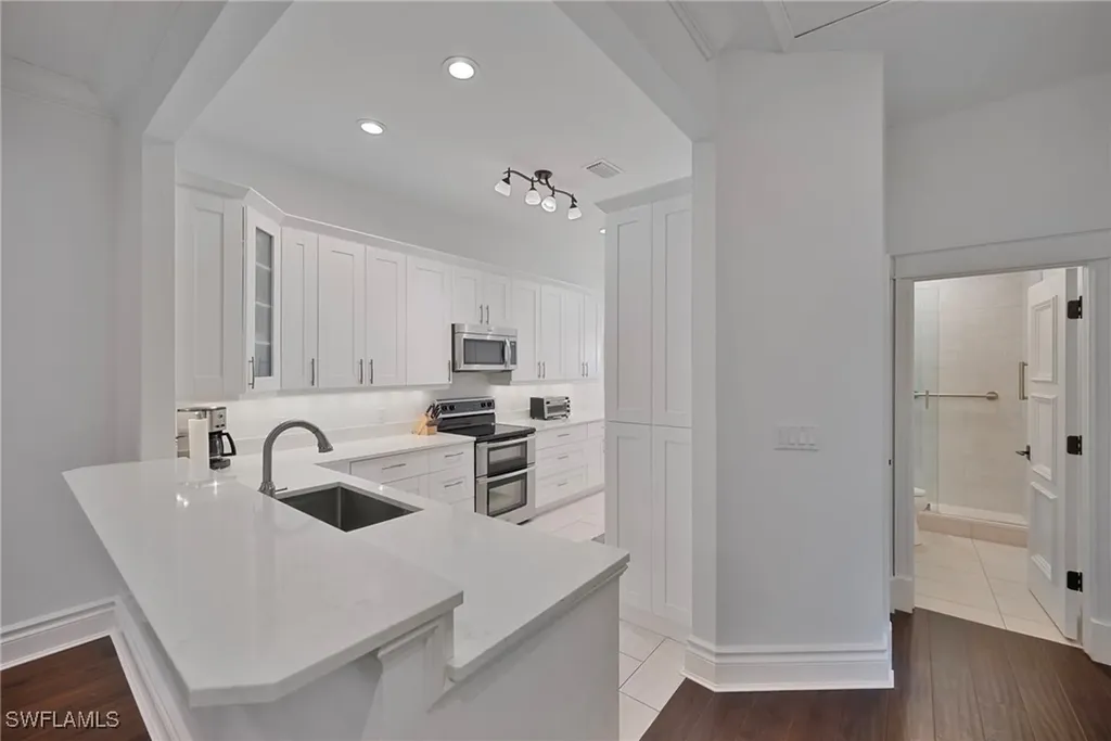 107 Amblewood Lane Naples FL 34105