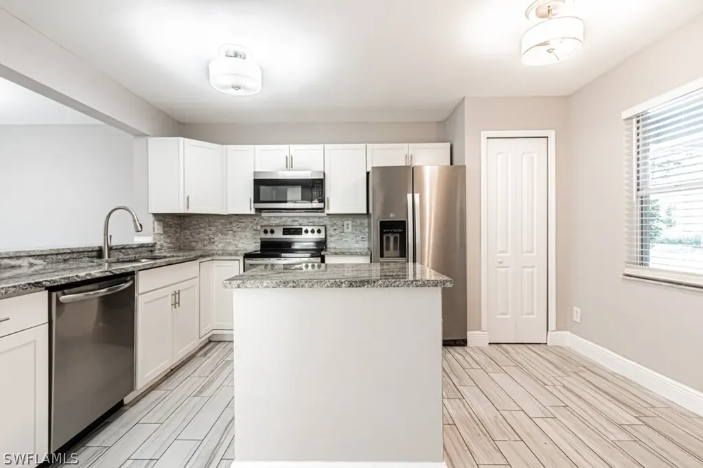 1392 Churchill Circle Naples FL 34116