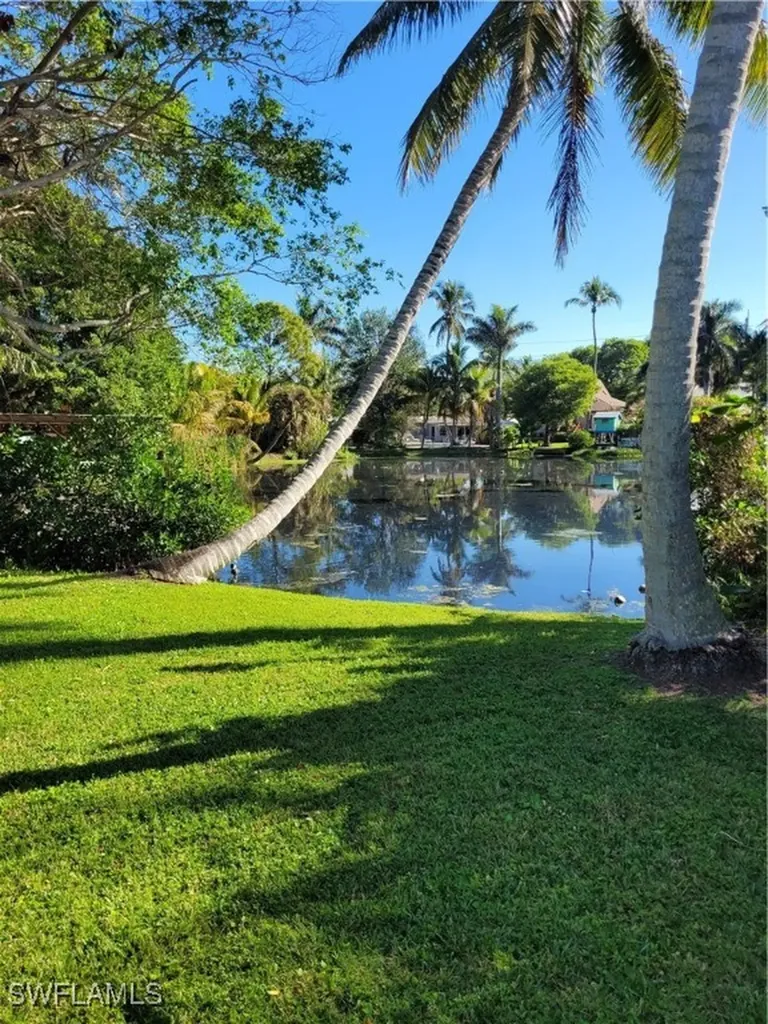 870 Forest Avenue Naples FL 34102