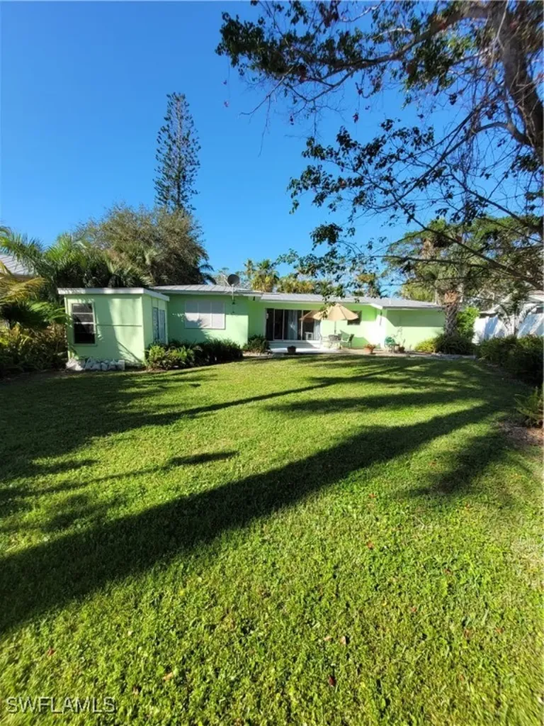 870 Forest Avenue Naples FL 34102