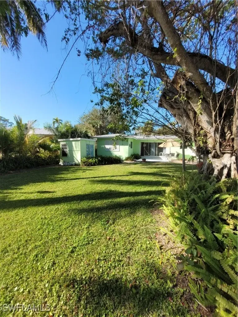 870 Forest Avenue Naples FL 34102