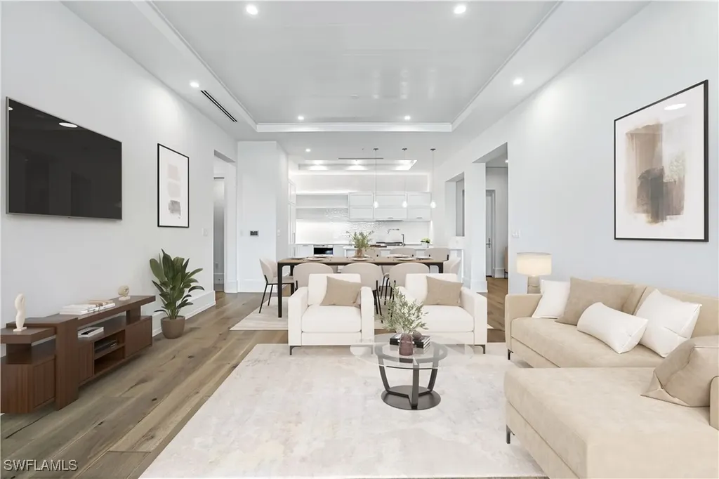 201 8th Street S Naples FL 34102