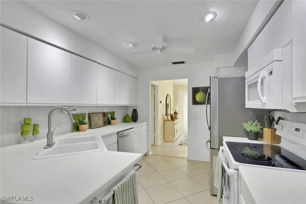796 Reef Point Circle Naples FL 34108