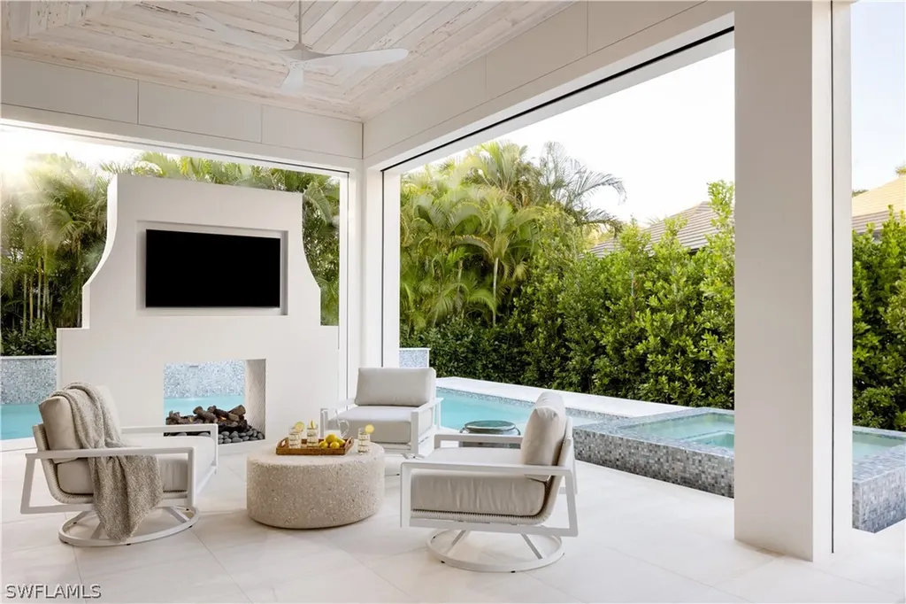 555 Whispering Pine Lane Naples FL 34103