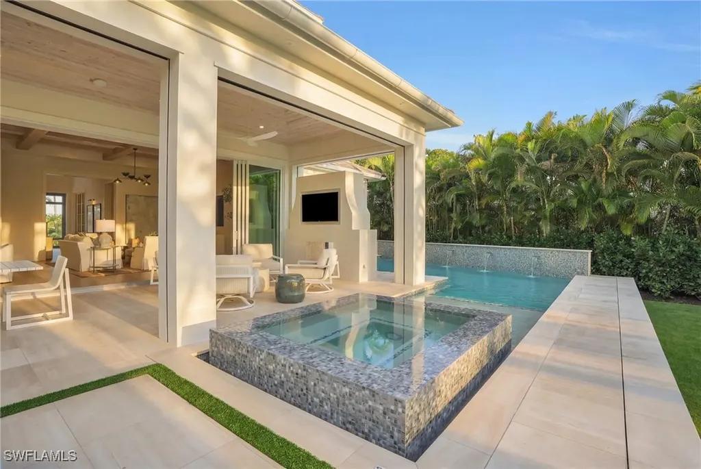 555 Whispering Pine Lane Naples FL 34103