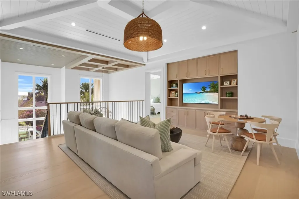 555 Whispering Pine Lane Naples FL 34103