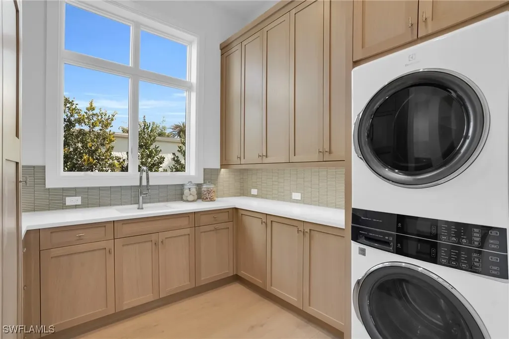 555 Whispering Pine Lane Naples FL 34103