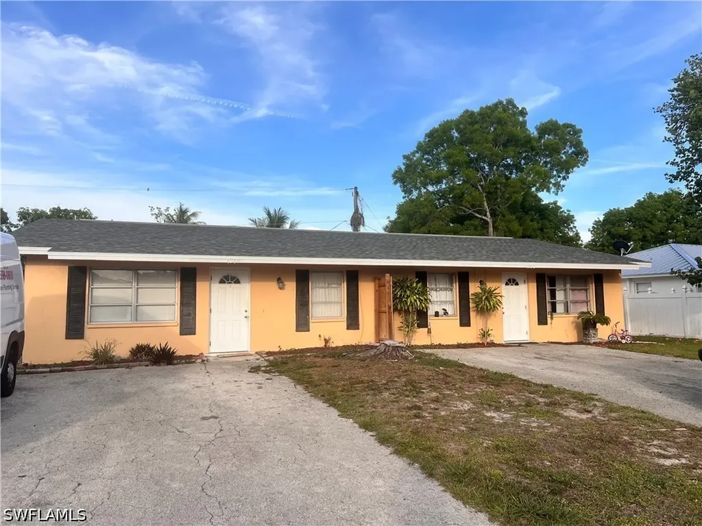 4538 Boabadilla Street Naples FL 34103